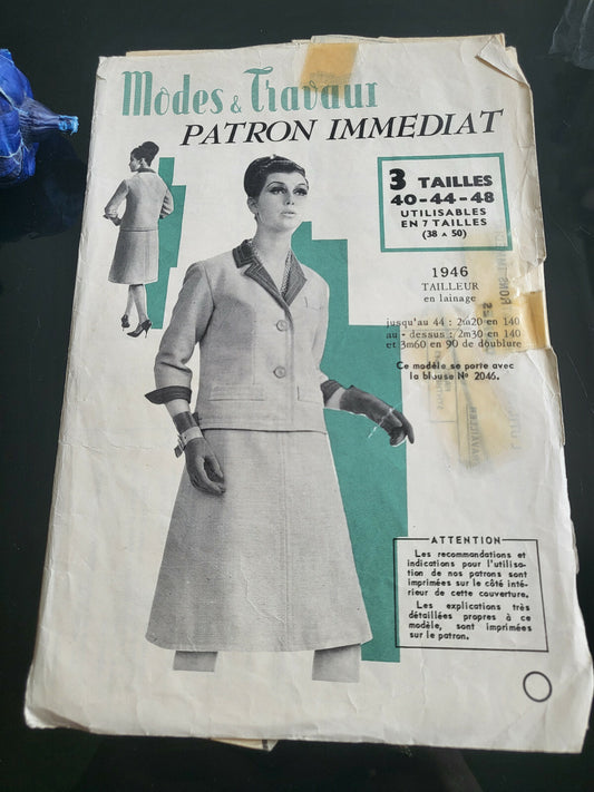 Patron ancien tailleur veste jupe coupé en 48 possibilité de reduire taille 
