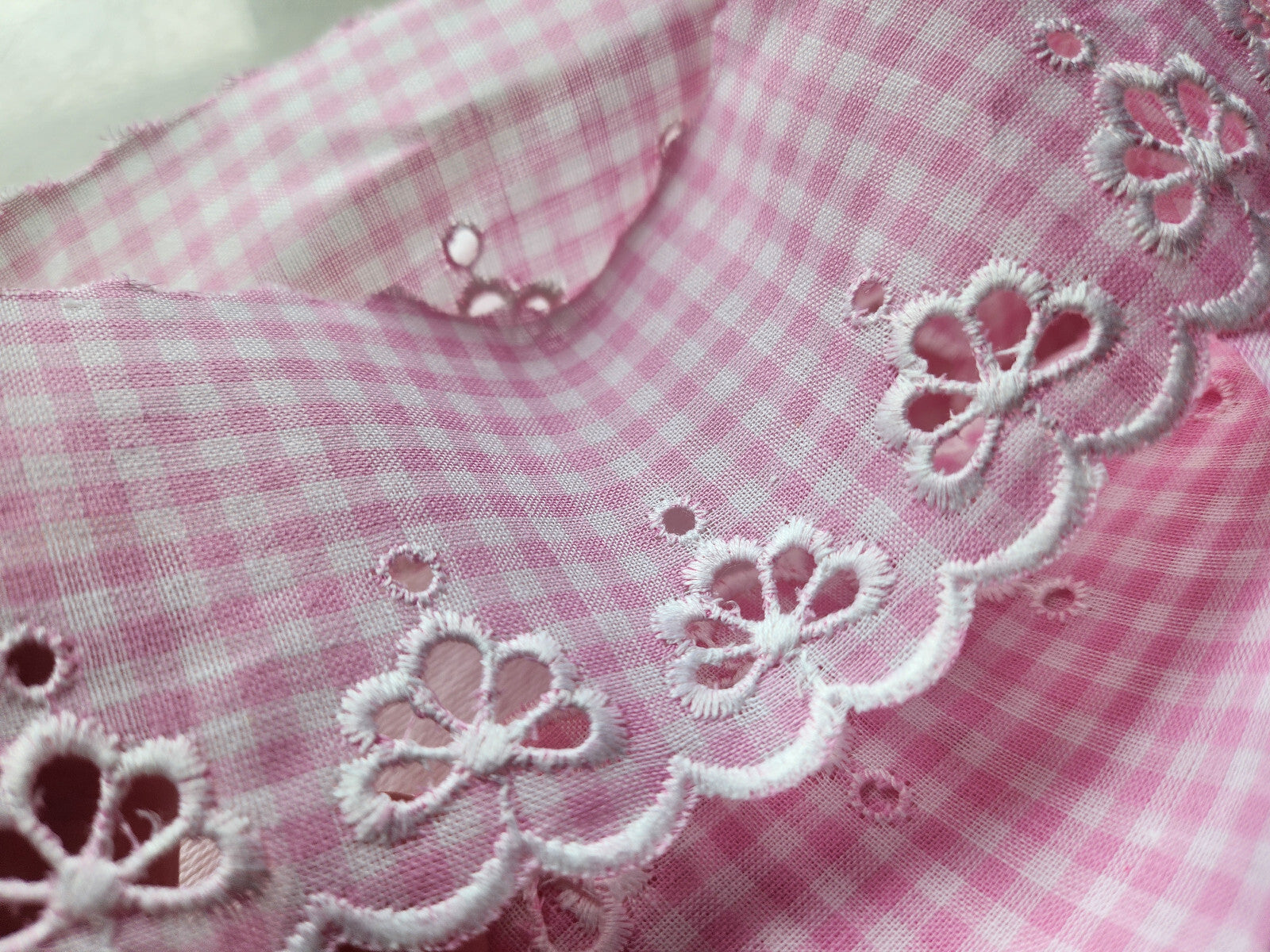 bordure galon feston rose vichy drap robe 1 mètre 70  sur 6 cm T1-7