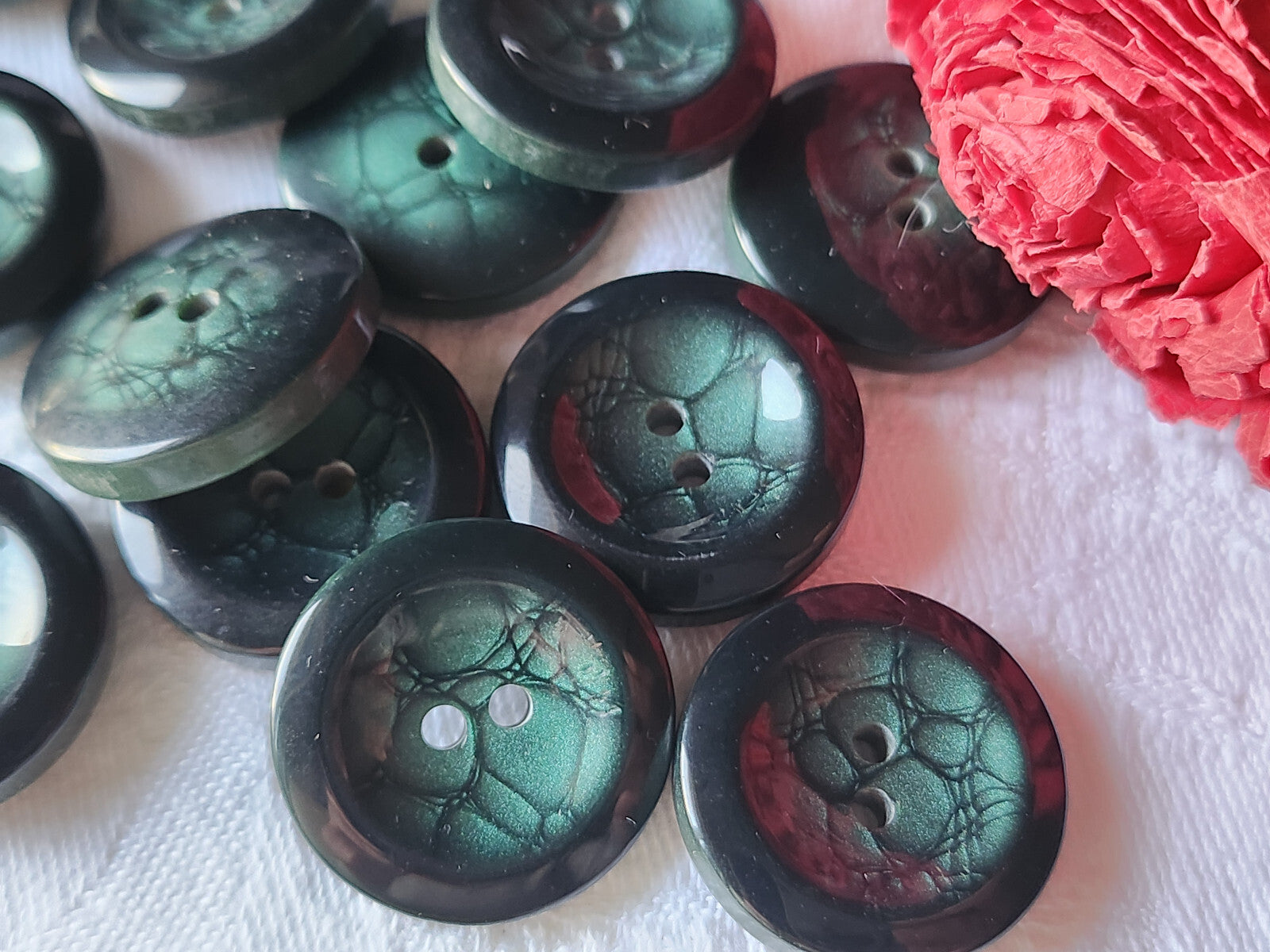 Lot 6 boutons vintage vert effet reptile à trous 2,3 cm ref 3802