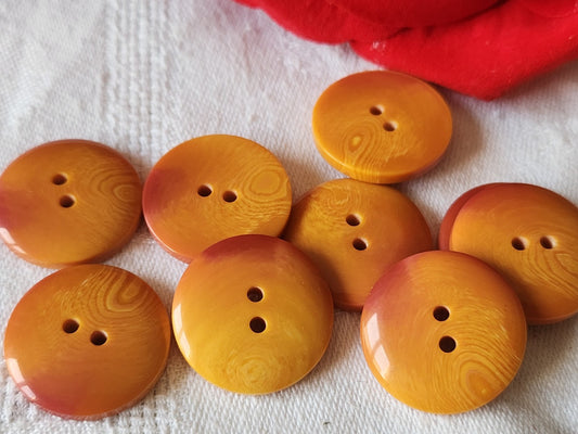 Lot 8 boutons vintage orange imitation corozo 2,2 cm trou ref 829