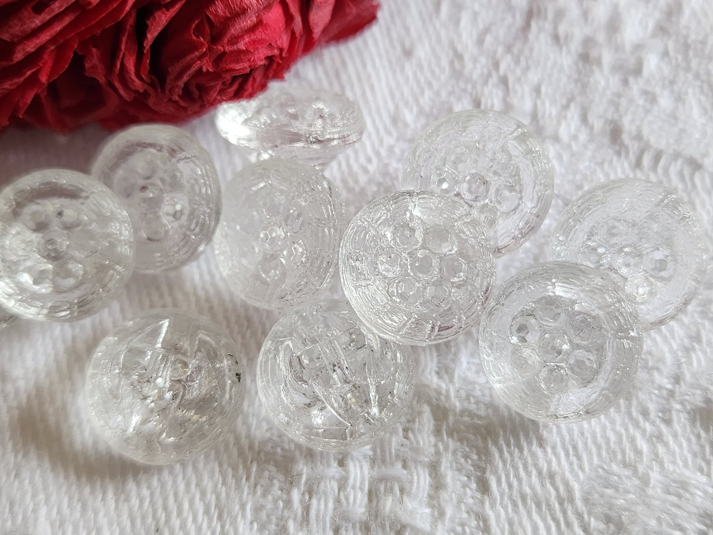 Lot 10 boutons anciens en verre transparents mini  1,1 cm pied ref 1097