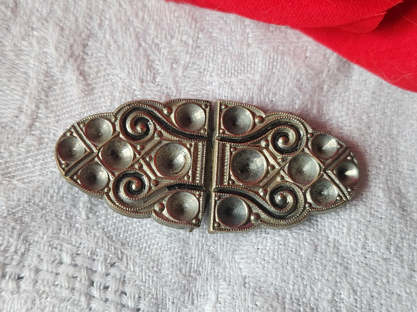 Ancienne boucle de ceinture en lmétal art deco à strasser 2,3 sur 4 cm