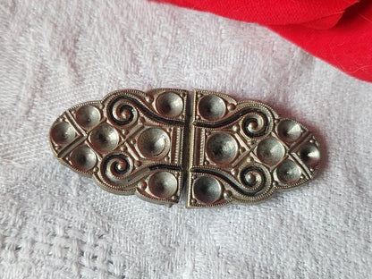 Ancienne boucle de ceinture en lmétal art deco à strasser 2,3 sur 4 cm