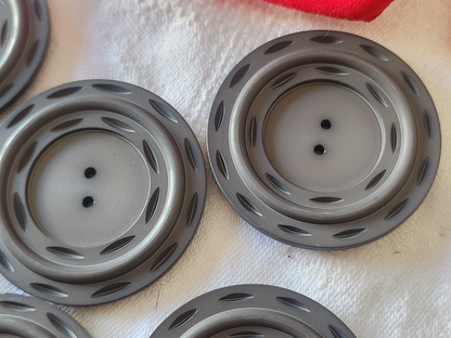 Lot 6 énormes boutons vintage gris mat XXL à trous 4,4 cm ref 6116