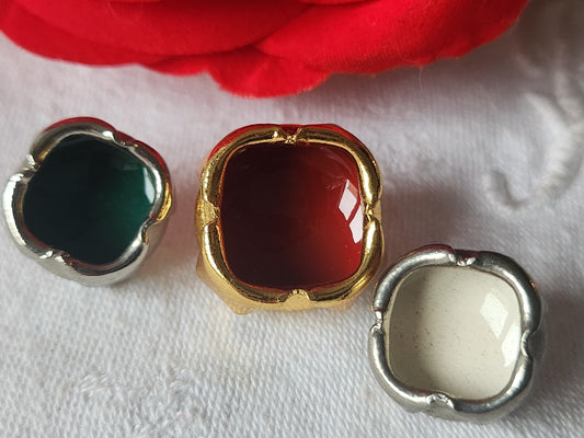 Trio boutons vintage en métal 1,7 et 2 cm à pied ref 1198