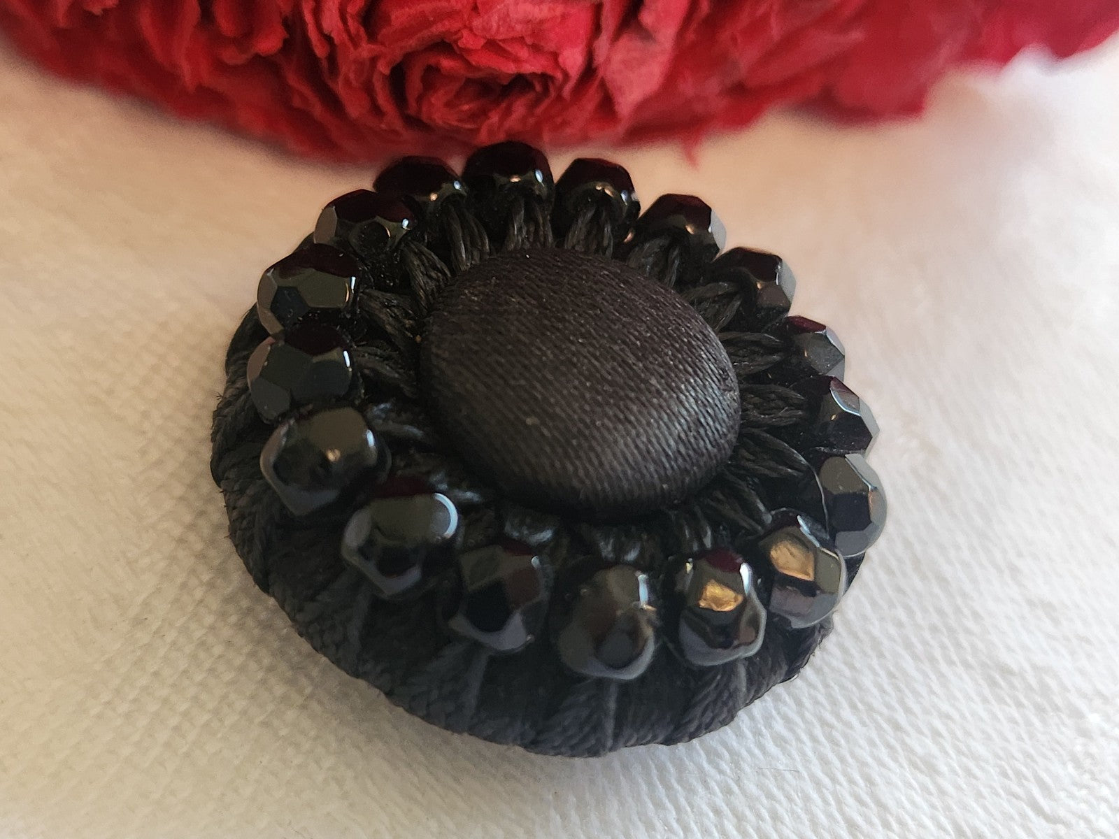 Gros bouton  ancien  passementerie perle en verre  pied 2,6 cm D7F