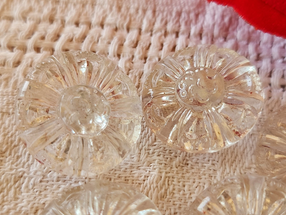Lot 5 boutons anciens en verre travaillé  transparent relief 1,8 cm ref 6580