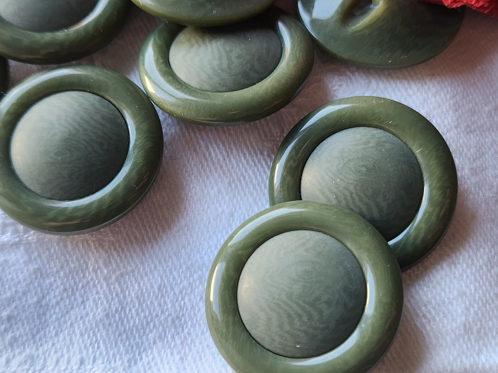 Lot 6 gros boutons vintage vert à pied 2,5 cm ref 5357