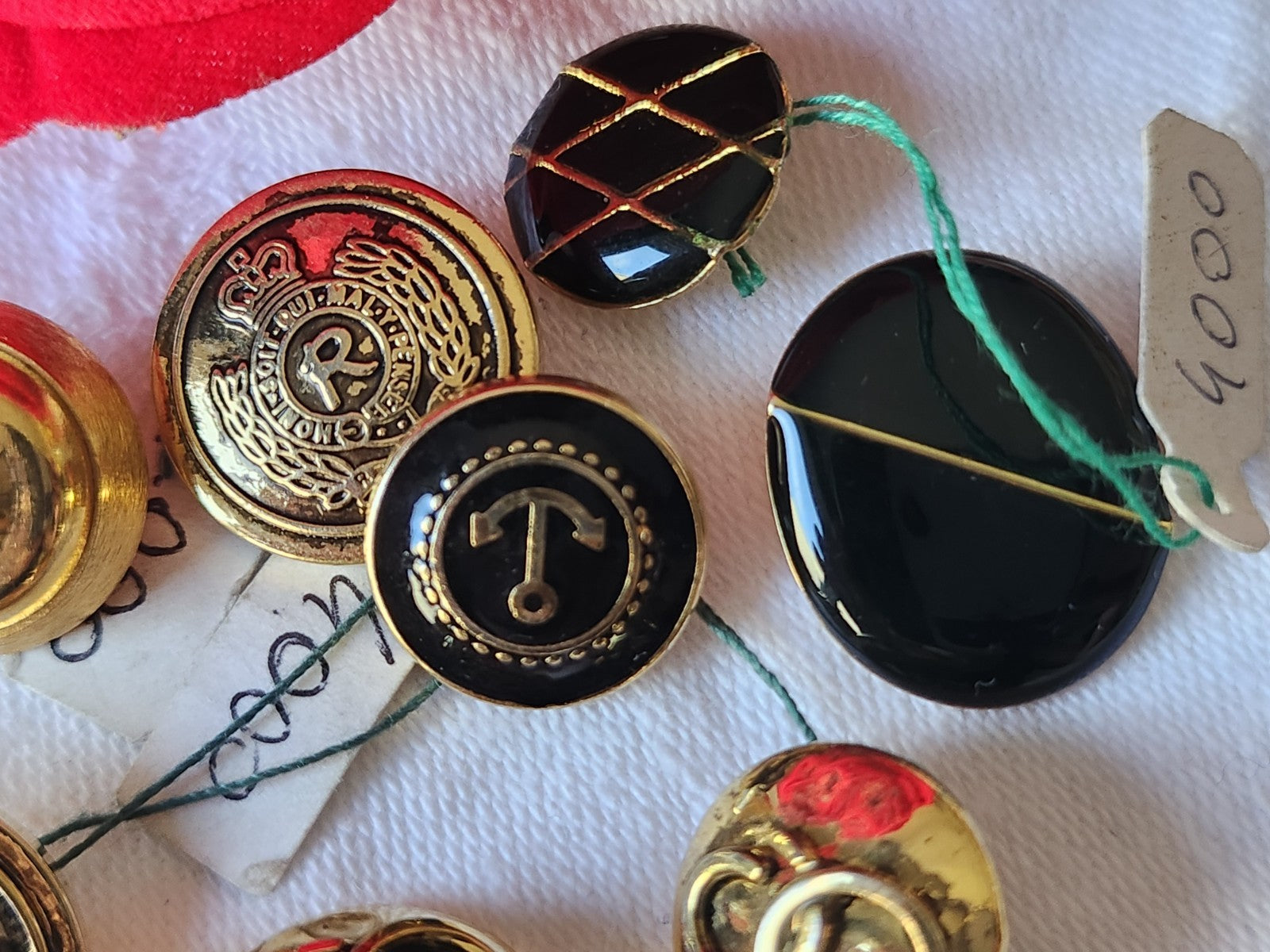 Lot 11 boutons vintage en métal  jamais utilisé 1,5 cm à 2 cm ref 3911
