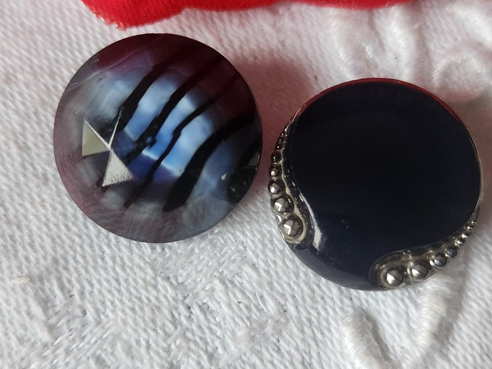 Duo boutons anciens en verre bleu travaillé vintage 1,8 cm D9I