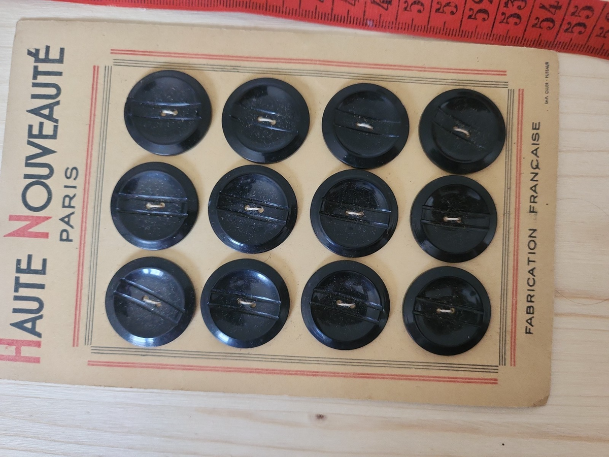 Lot 10 plaques de boutons anciens complétes n°1