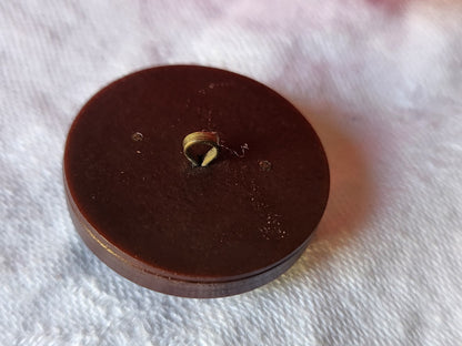 Gros bouton ancien ornement métal collection  marron  2,6 cm G2O