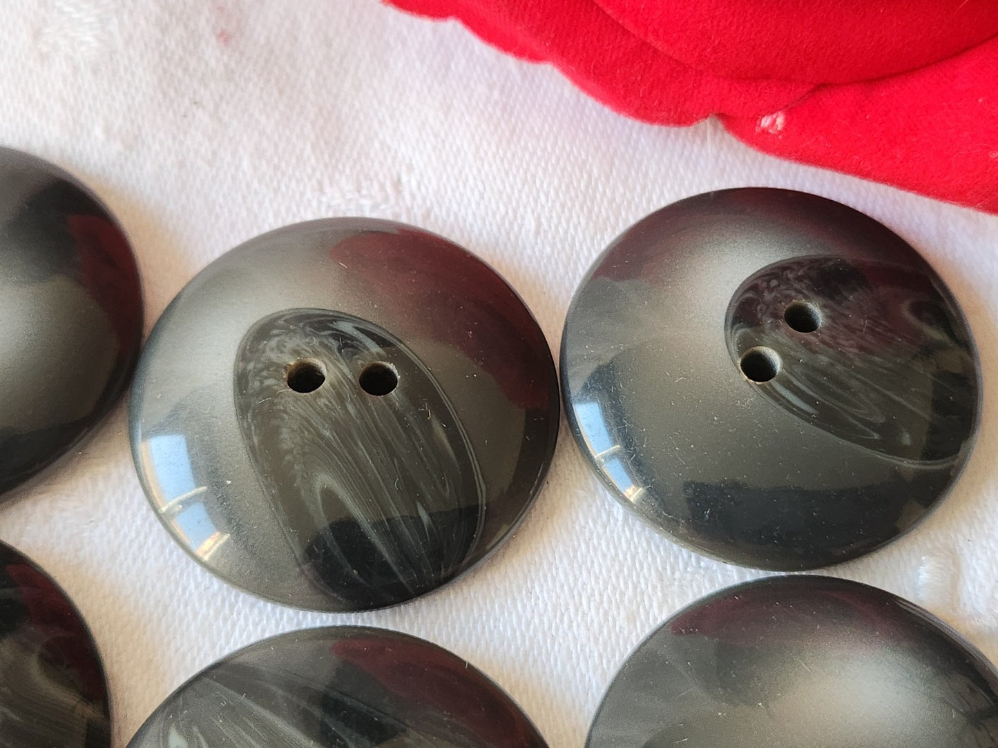 Lot 6 gros boutons anciens gris trous vintage diamètre 3,4 cm  ref 1916
