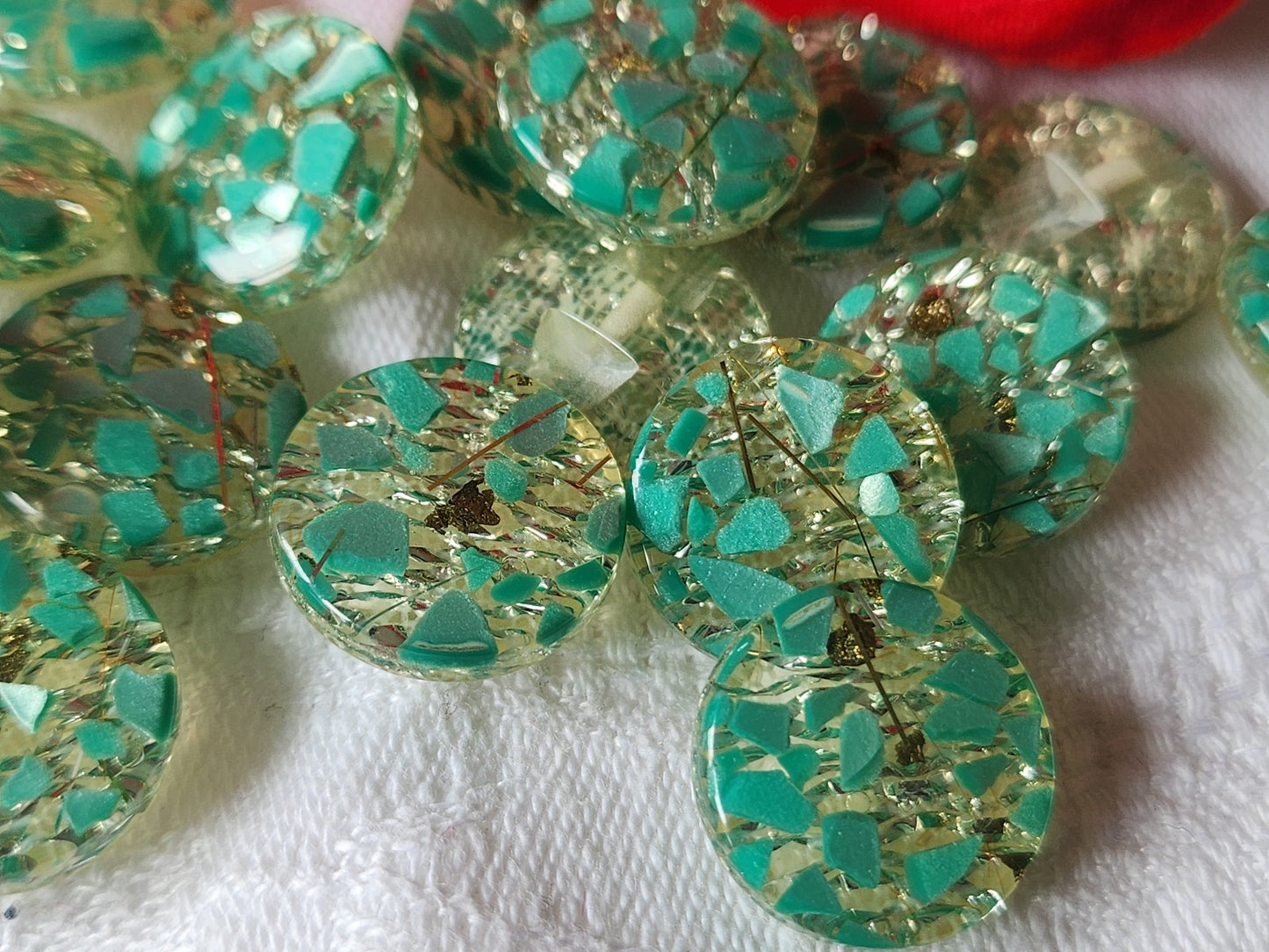 Lot 9 boutons vintage à pied paillette verte 1,7 cm  ref 3564