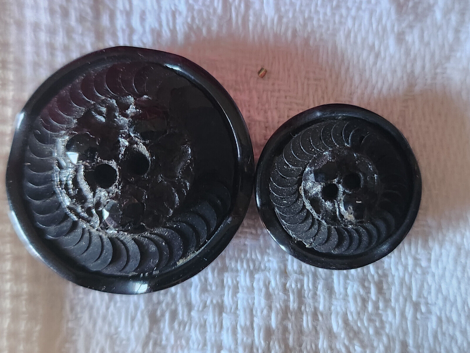 Duo boutons vintage noir avec sequin trous 2,5 cm et 1,7 cm D3D