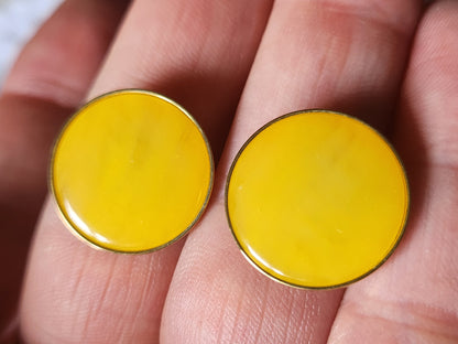 Lot 6 jolis  boutons vintage jaune  cercle metal doré pied 1,8 cm ref 2244