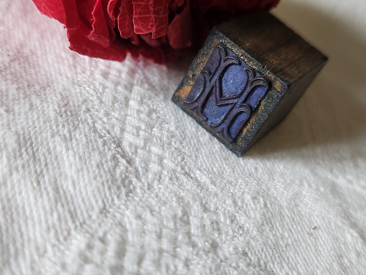 Mini tampon ancien monogramme H  broderie feston collection couture mercerie
