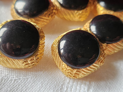 Lot 6 boutons vintage doré noir résine sculpté jolis pied  2,1 cm ref 2970