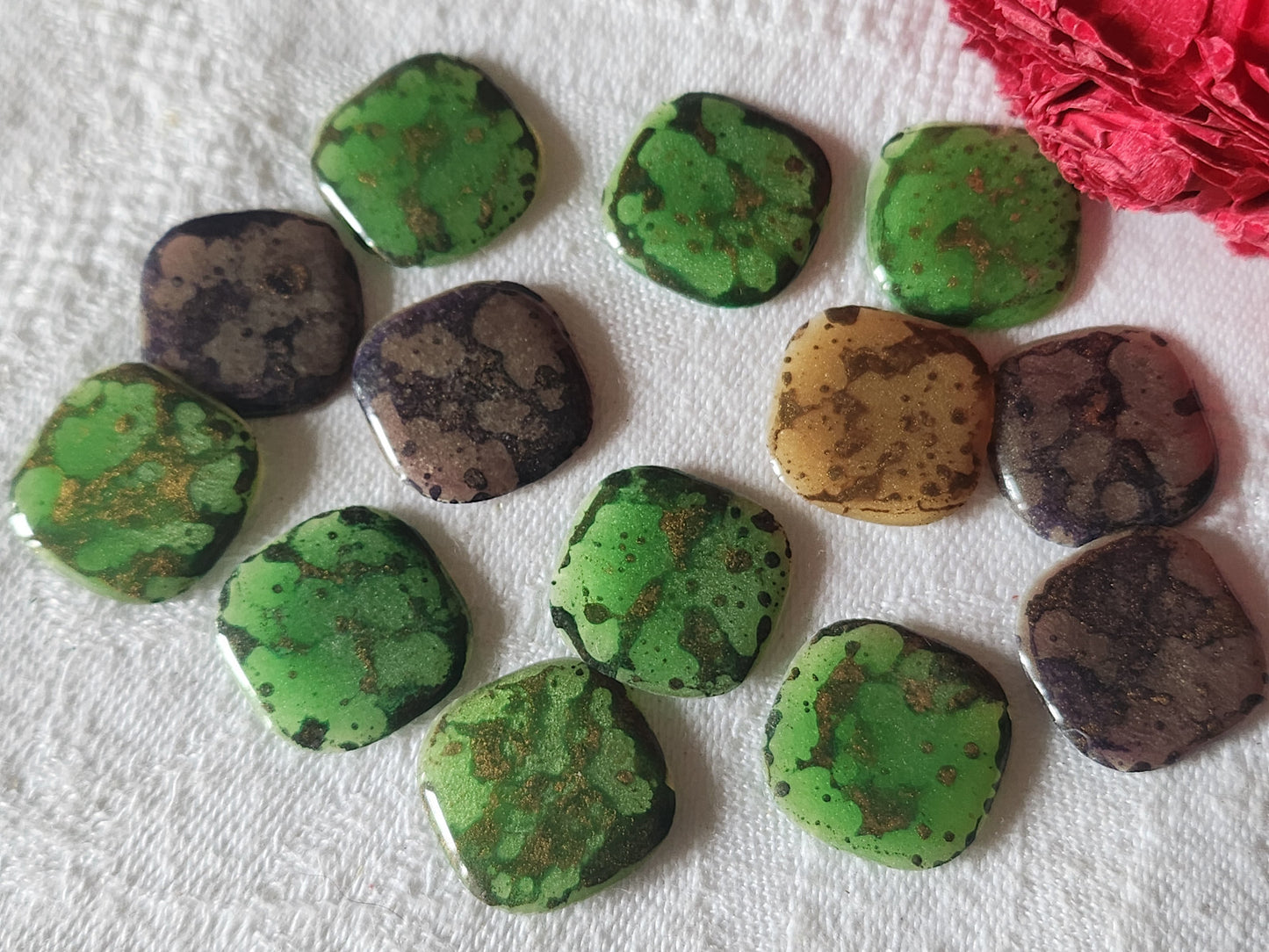 Lot 10 anciens ornement en métal   à strasser création bijoux vers 1950 lot n°1