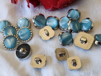 Lot 18 boutons vintage acrylique argenté bleu panaché 1,1 à 1,5 cm ref 3398