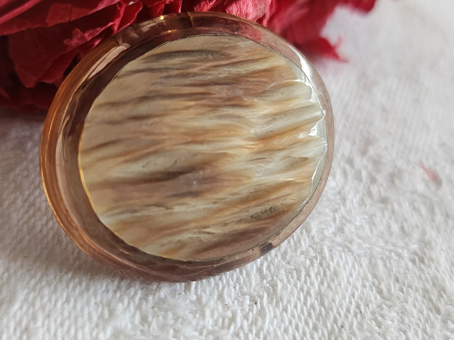 Original bouton vintage ovale cabochon en nacre oeil 2,4 sur 2,8 cm G8B