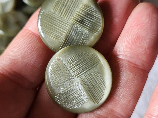 Lot 6 gros boutons vintage gris lumineux  texturé pied plat 2,6 cm  ref 3399