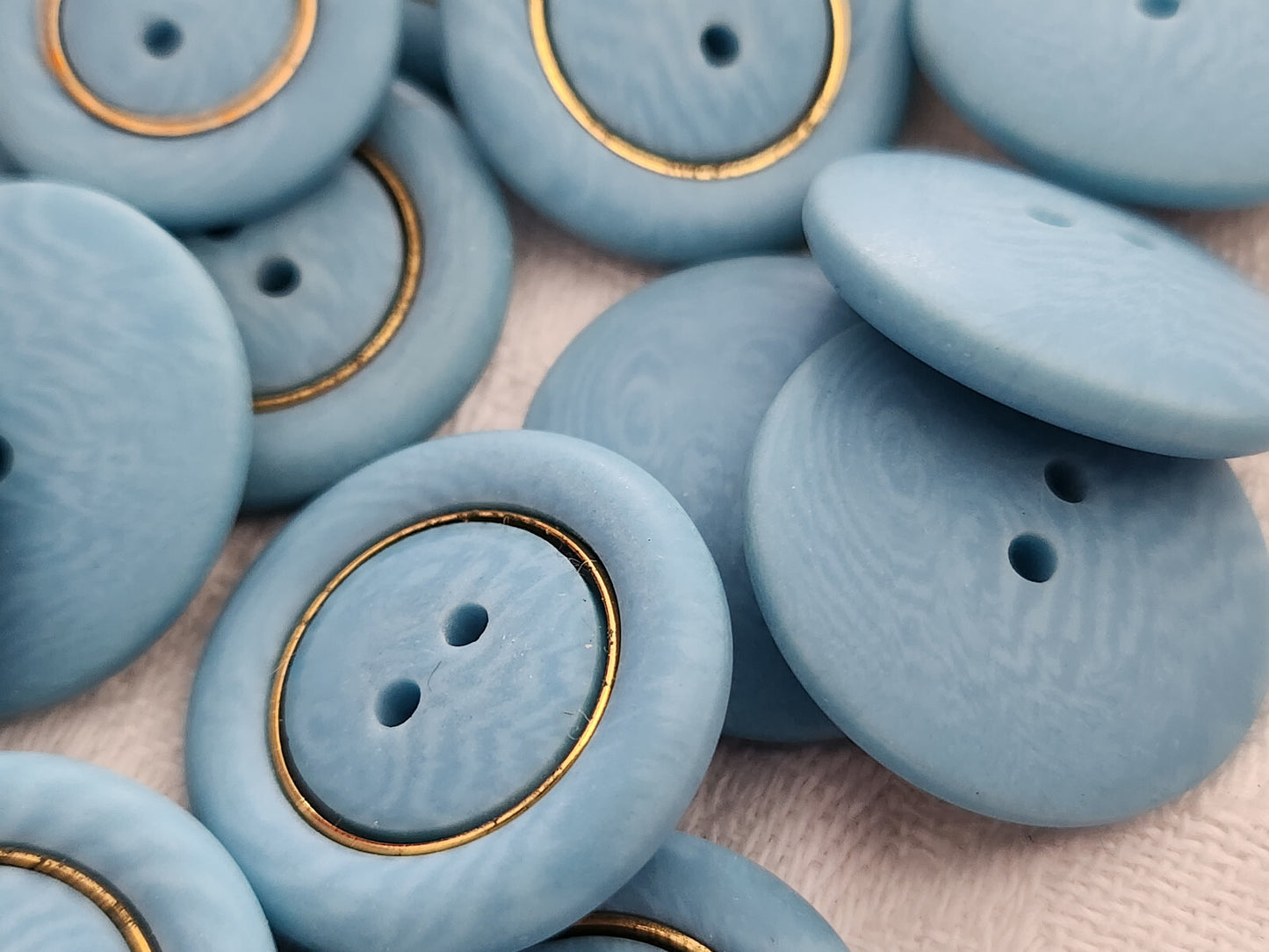Lot 10 boutons vintage bleu mat veiné dorure   2,2 cm ref 6061