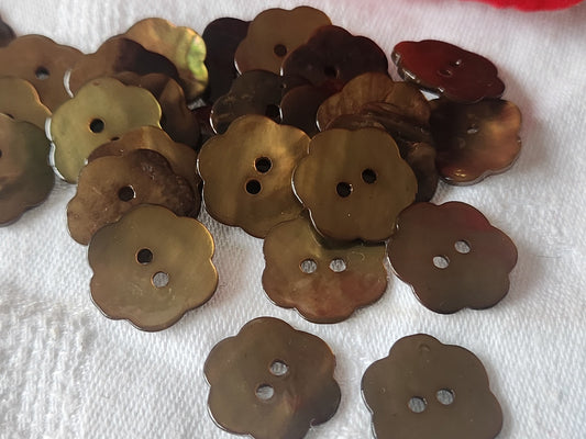 Lot 10 boutons vintage en nacre vert fleur trous 1,7 cm ref 887