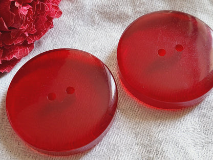 Duo gros boutons vintage anciens rouge transparent épais 3,5  cm ref 5845