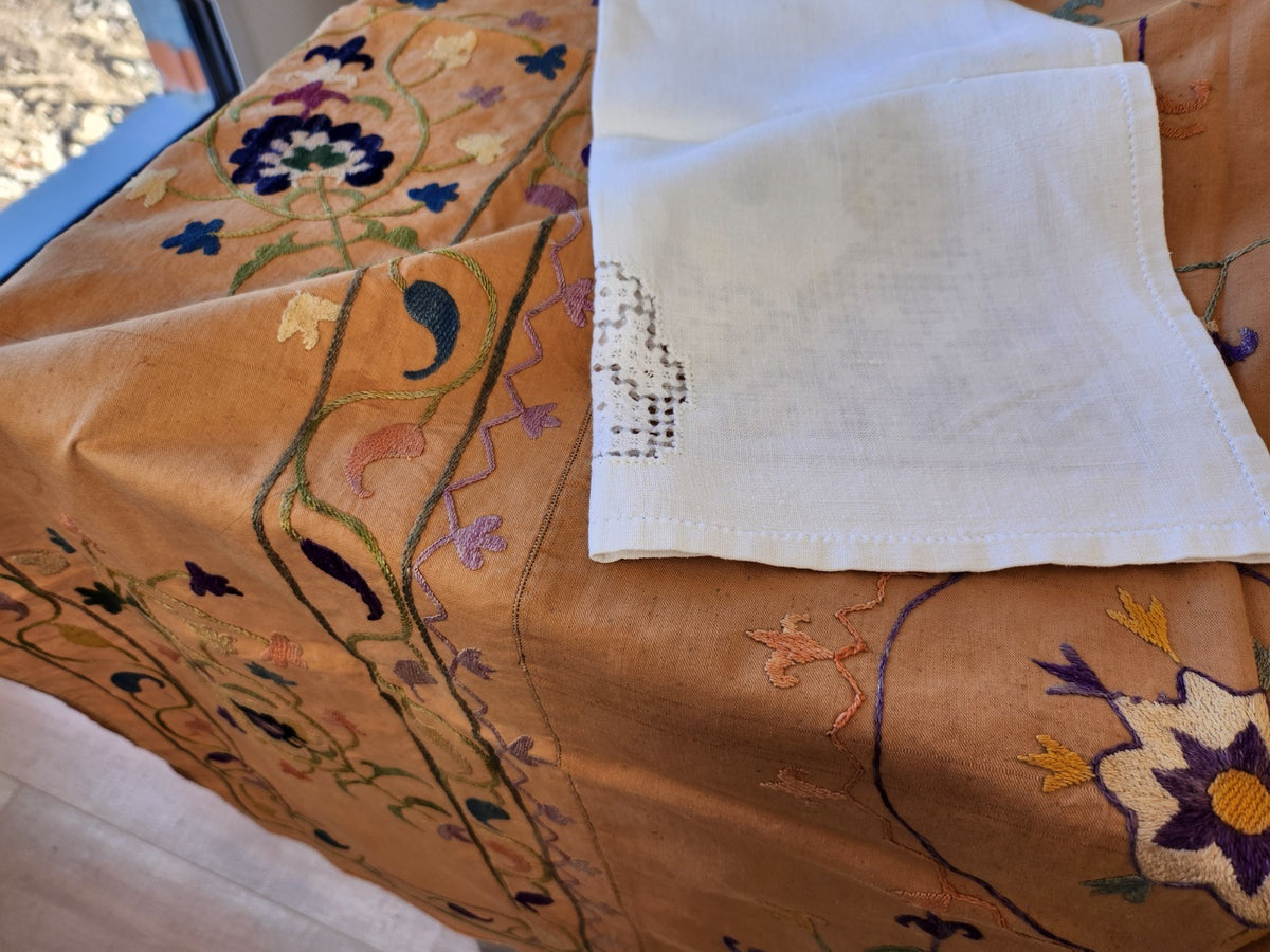 Trés ancien ouvrage XIXéme nappe d'autel? broderie B8