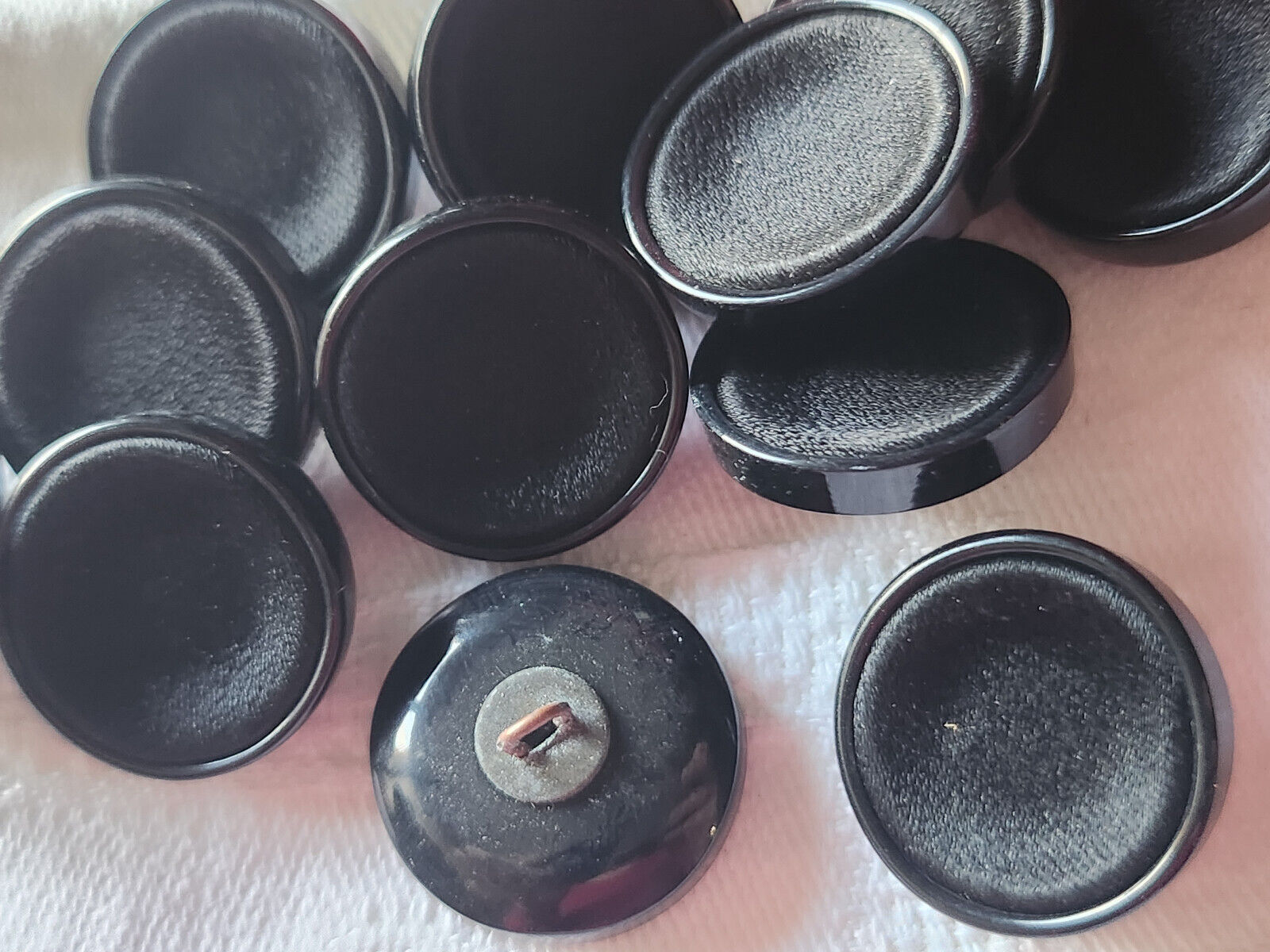 Lot 6 boutons anciens vintage passementerie noir pied 2 cm ref 2330
