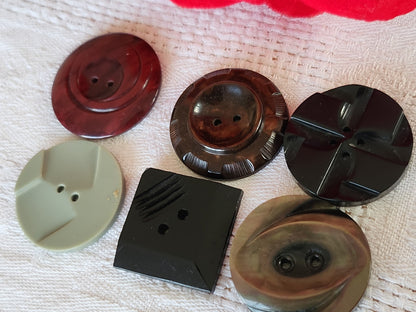Lot 6 boutons anciens art deco bakelite plastique galalithe 2,2 à 3,6 cm ref 398