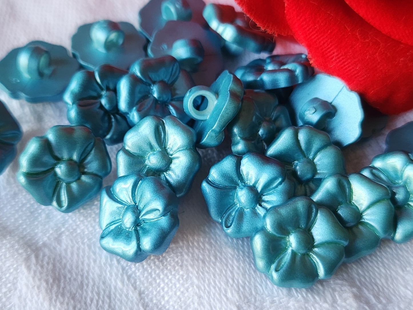 Lot 21  boutons vintage bleu fleur pied 1,3 cm ref 3903
