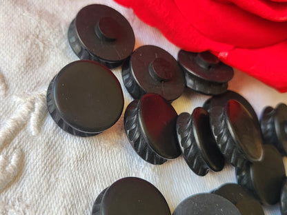 Lot 16 boutons vintage  noir mat pied 1,7 cm ref 5045