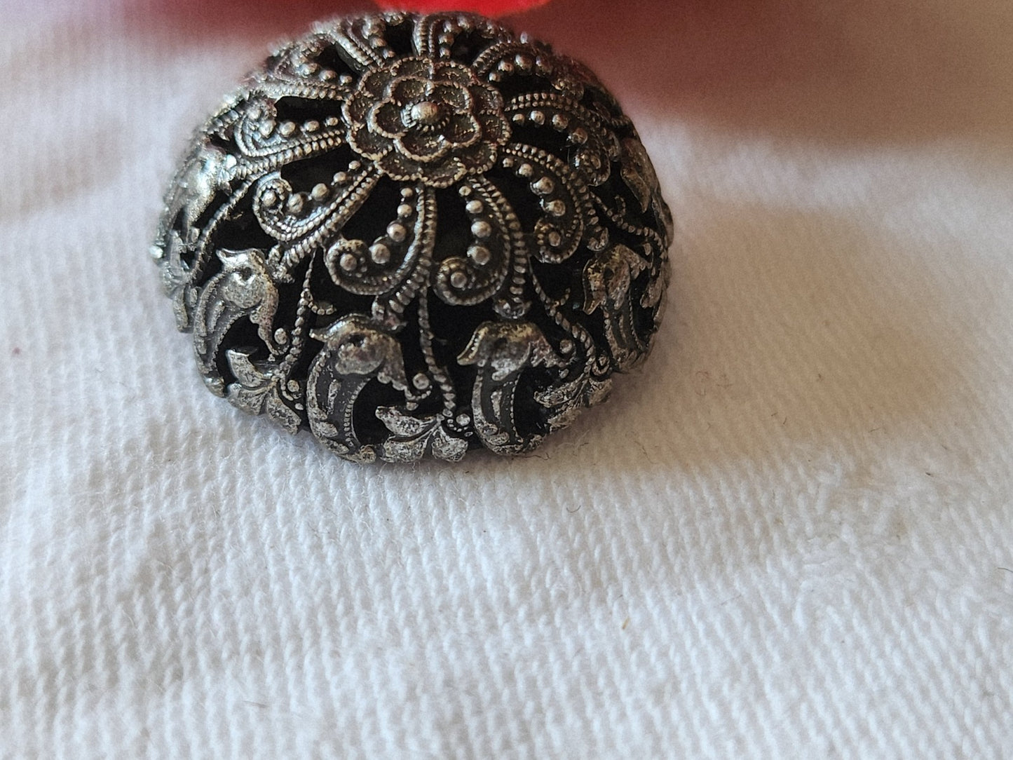Gros bouton ancien en métal ajouré 2,4 cm dentelle argenté  vintage G4O
