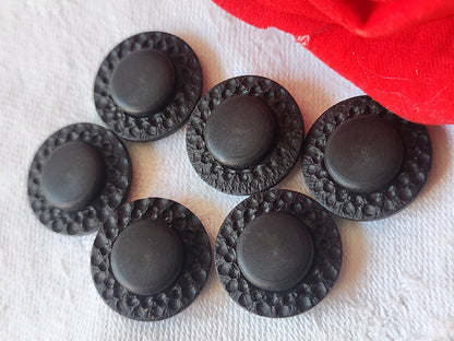Lot 6 boutons vintage noir mat pied travaillé 1,8  cm ref 2534