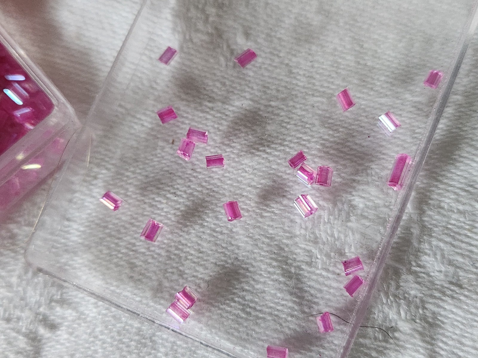 Lot environ 18 grammes de perles tube rose mordoré  n°18