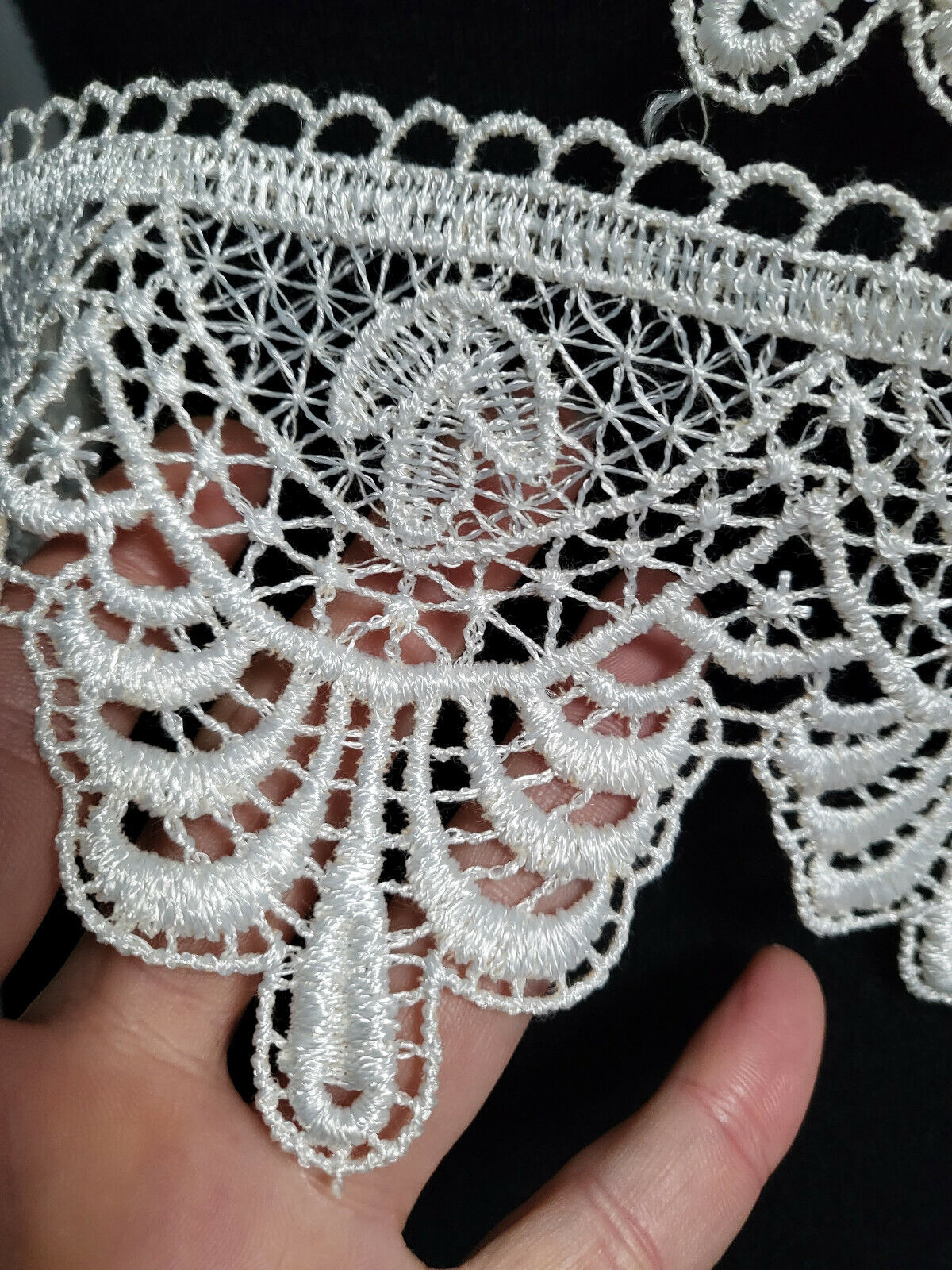 Très large dentelle vintage ancienne style macramé 3 mètre 90 SUR 10,5 cm A2