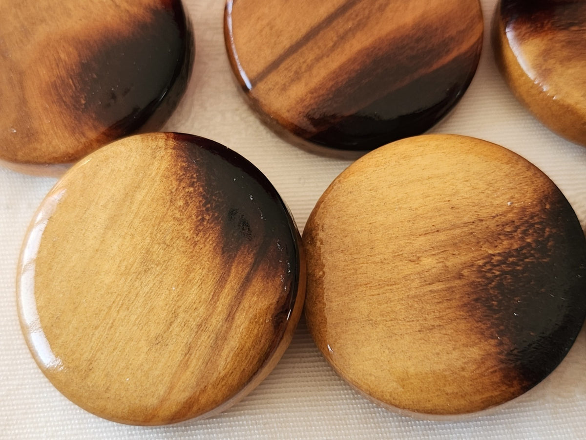 Lot 6 énorme boutons vintage  en bois verni 3,4 cm 34 mm pied ref 354