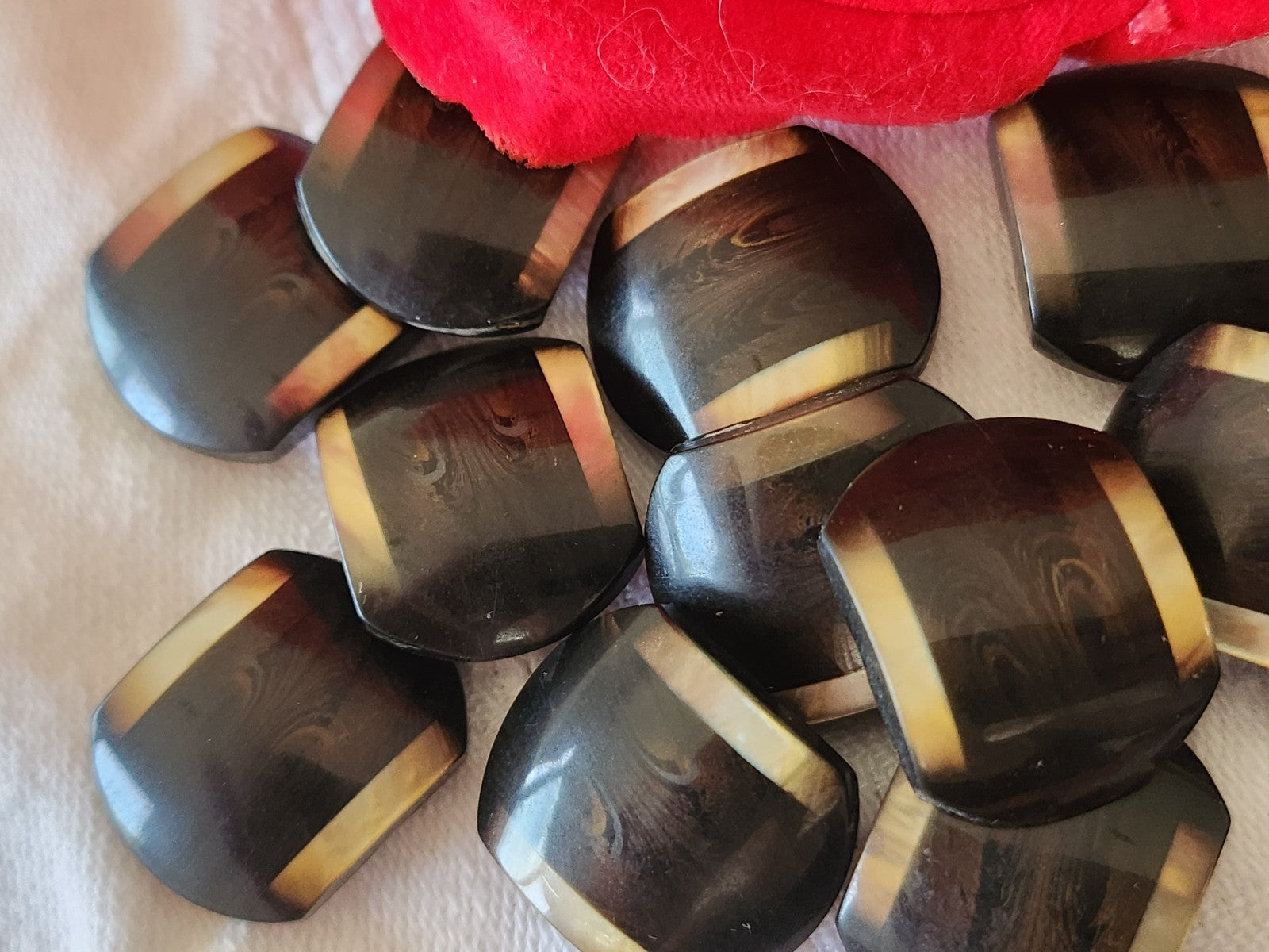 Lot 6 boutons vintage marron lumineux 1,5 cm sur 2 cm ref 3843