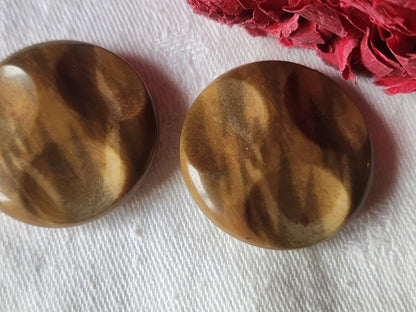 Duo gros  boutons anciens en corozo à pied marron 3,1 cm D19K