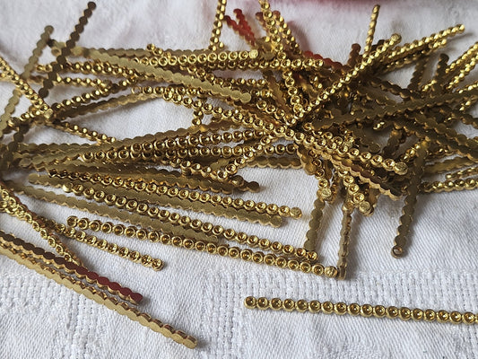 Lot 50 anciens ornement en métal  long étroit  à strasser vers 1950 création