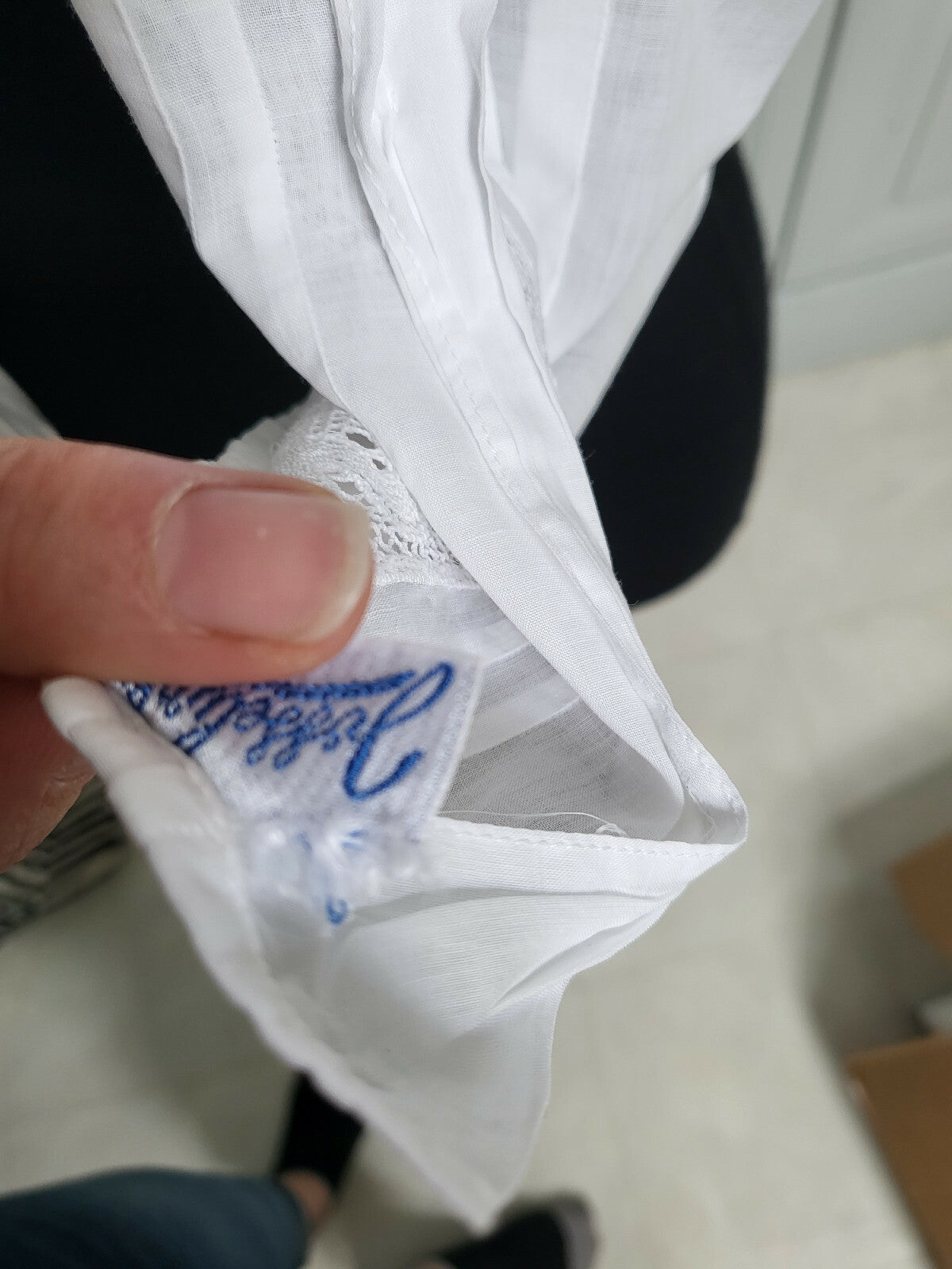 Chemisier vintage très fin dentelle plis religieux taille 38? B1