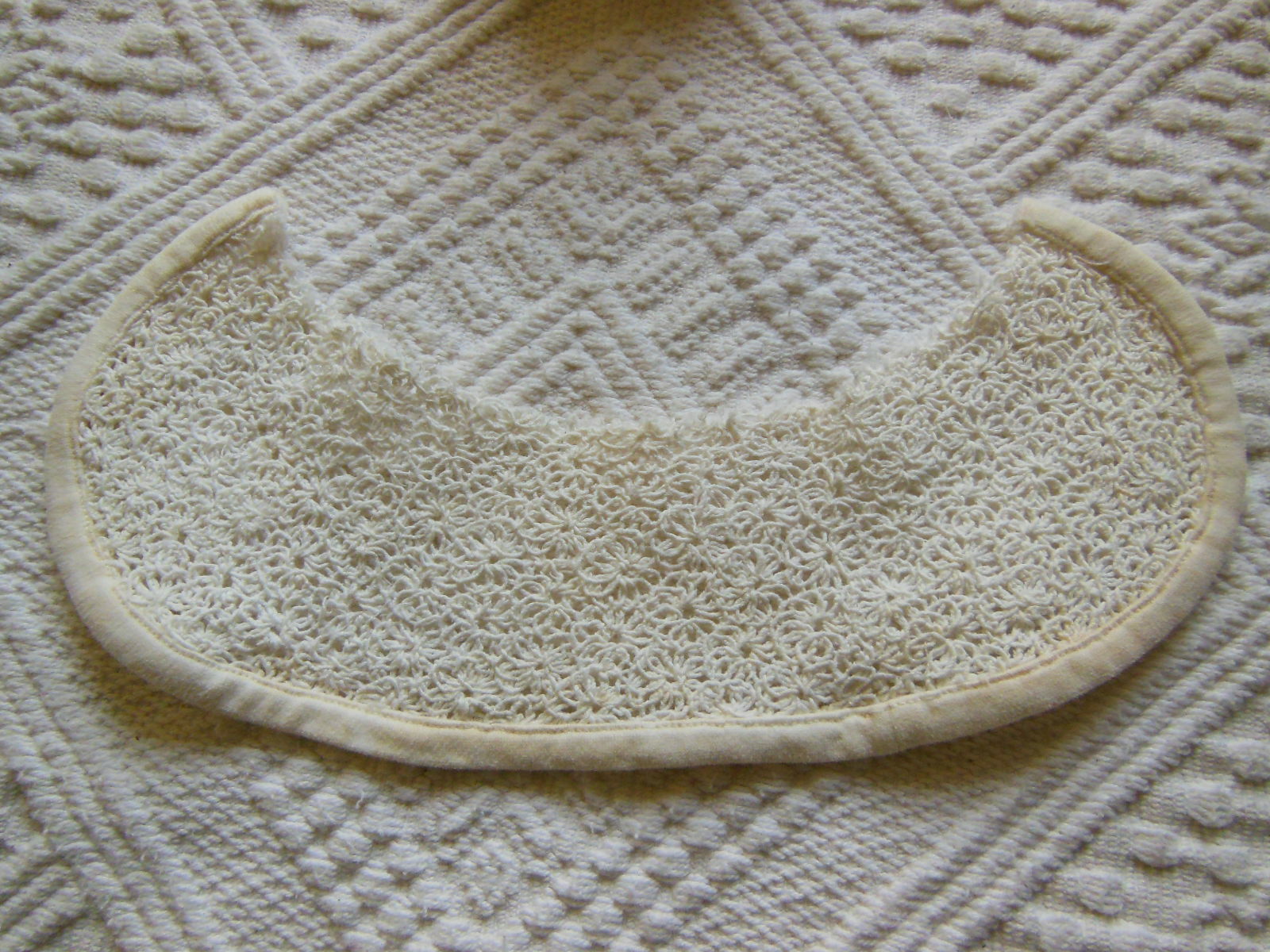 Col ancien bebe poupée enfant  jolie fleur  création couture T2-31