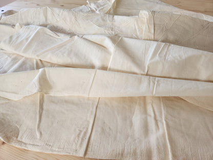 Grand coupon de toile ancienne 2 m20 sur 2 m 52 BI B3