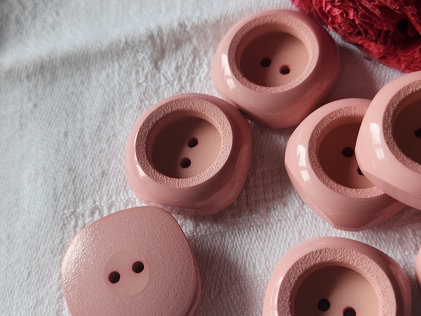 Lot 7 épais boutons vintage rose 2,2 cm lourd trous ref 4768