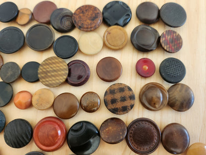 Lot 100 boutons anciens en corozo à pied 1 cm à 2 cm N°1 T10