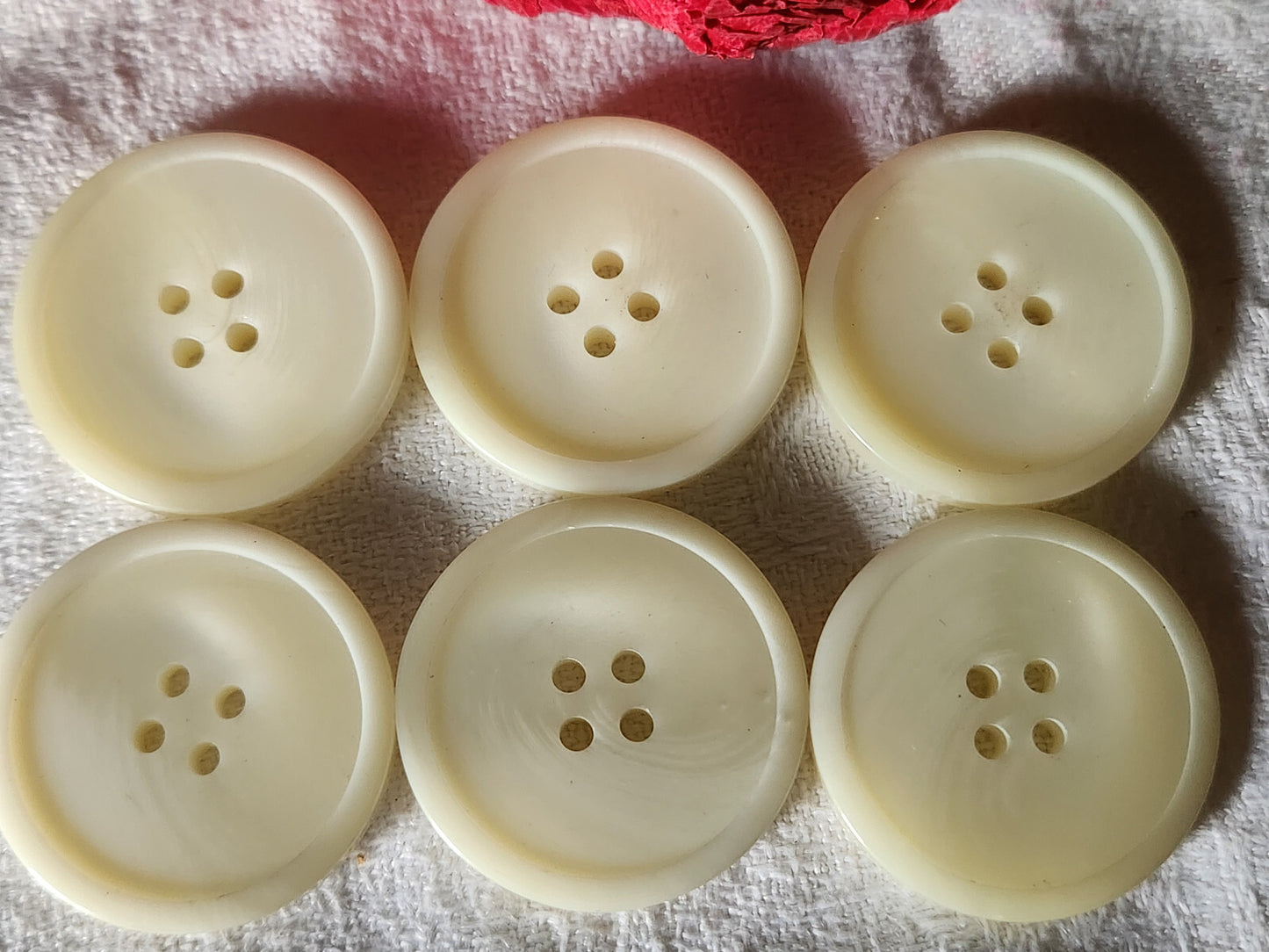 Lot 6 gros boutons vintage blanc créme 3,1 cm veste ref 5145