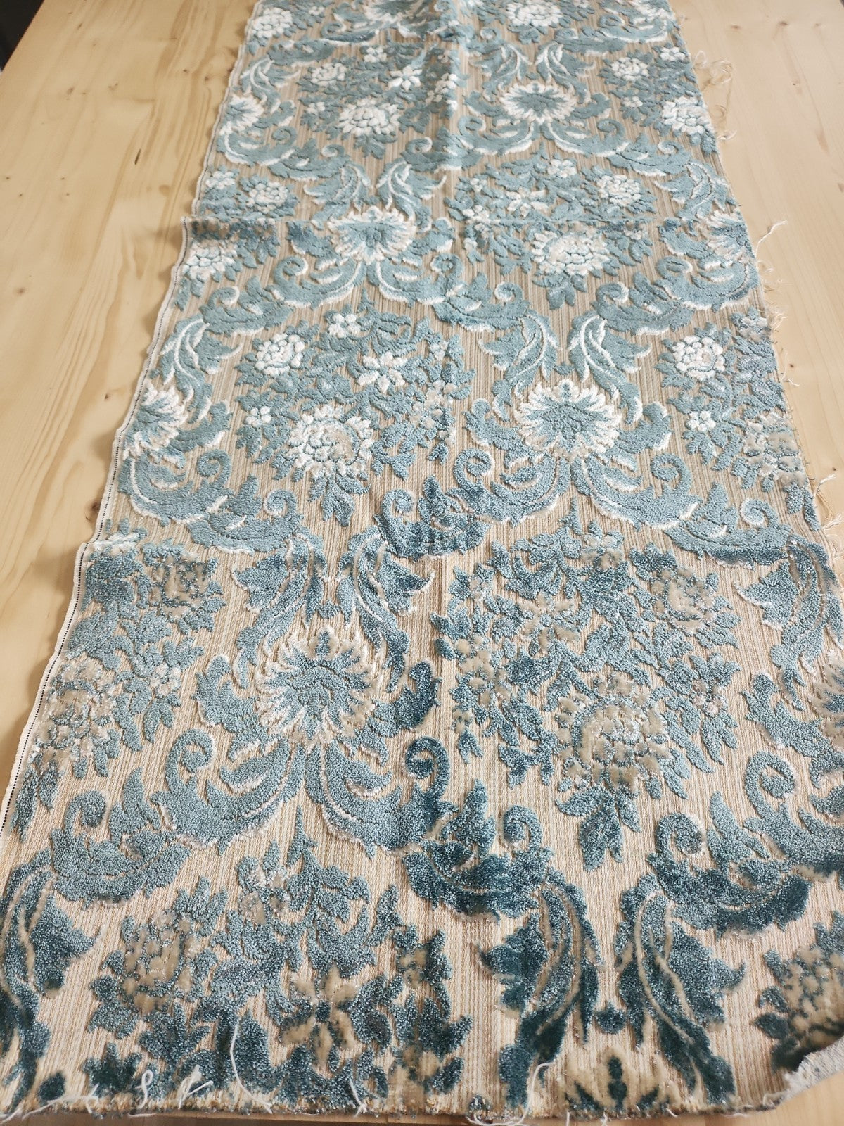 Ancien coupon de tissu tapisserie bleu écru fauteuil 133 sur 50 cm B4