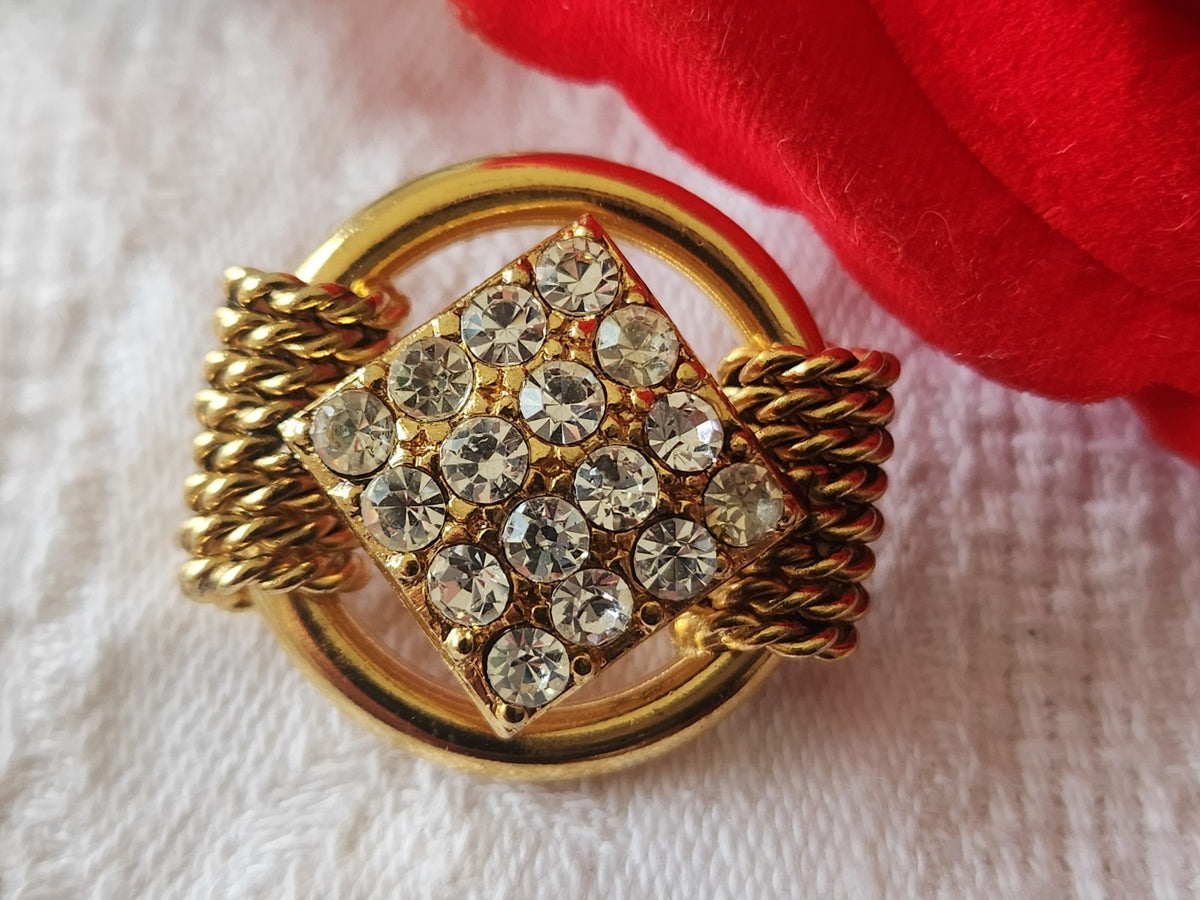 Superbe et gros bouton vintage metal paré de strass doré 2,5 cm ref 3943